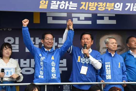 정청래 "순천 발전 '예산과 법' 필요"…민형배·손훈모 지원 유세