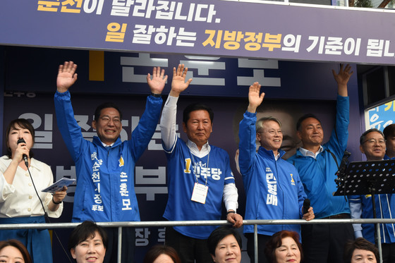 조국혁신당·무소속 거센 도전에 '안방 사수' 나선 민주당