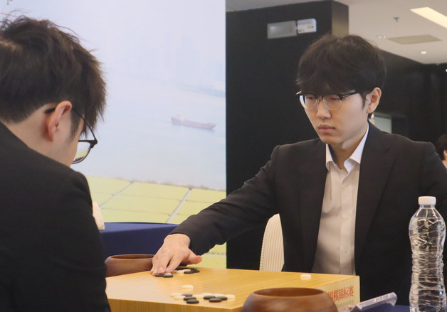 신진서 9단, 랴오위안허 꺾고 춘란배 16강 진출