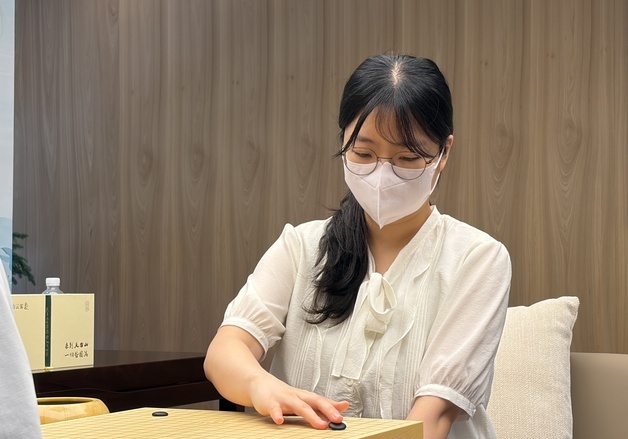 최정 9단, '여자 바둑 삼국지' 천태산배 2연승…위즈잉·우에노 연속 제압