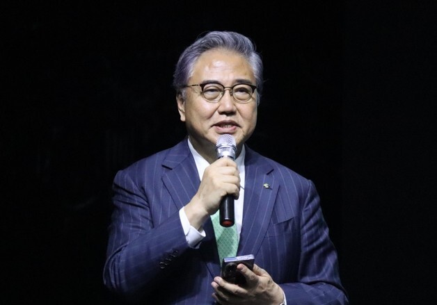 박진 전 장관 "韓·우즈벡, AI와 자원 결합한 '디지털 실크로드' 열어야"