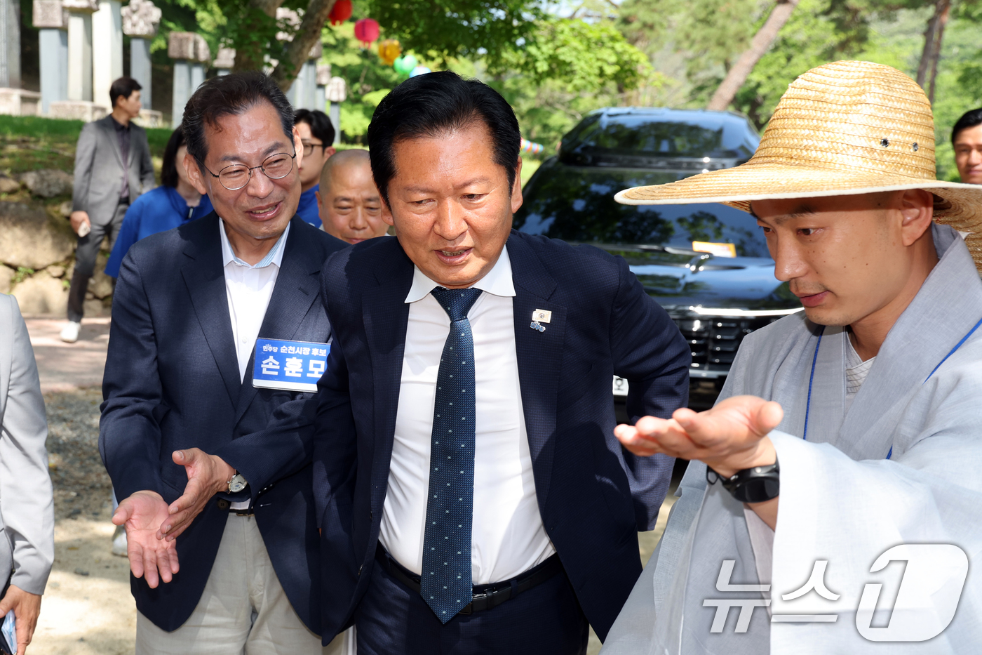 (순천=뉴스1) 황기선 기자 = 정청래 더불어민주당 대표가 24일 오전 전남 순천시 송광사에서 열린 부처님오신날 봉축법요식에 참석하고 있다. 2026.5.24/뉴스1