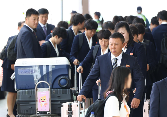 인천공항 도착한 내고향여자축구단