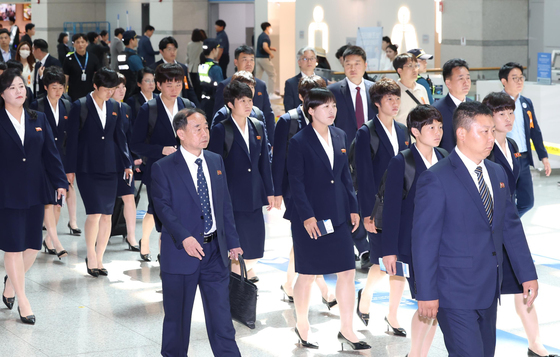 출국하는 北 내고향여자축구단