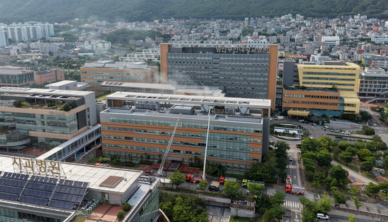 양산부산대병원 화재, 피어오르는 연기