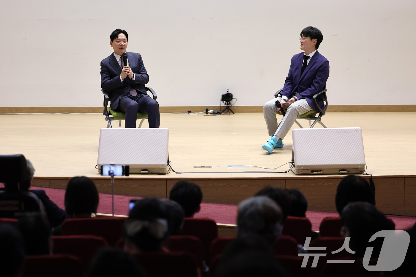 (서울=뉴스1) 신웅수 기자 = 박상용 인천지검 검사가 24일 서울 여의도 국회 의원회관에서 열린 공소취소 찬반 토론회에서 발언하고 있다. 2026.5.24/뉴스1