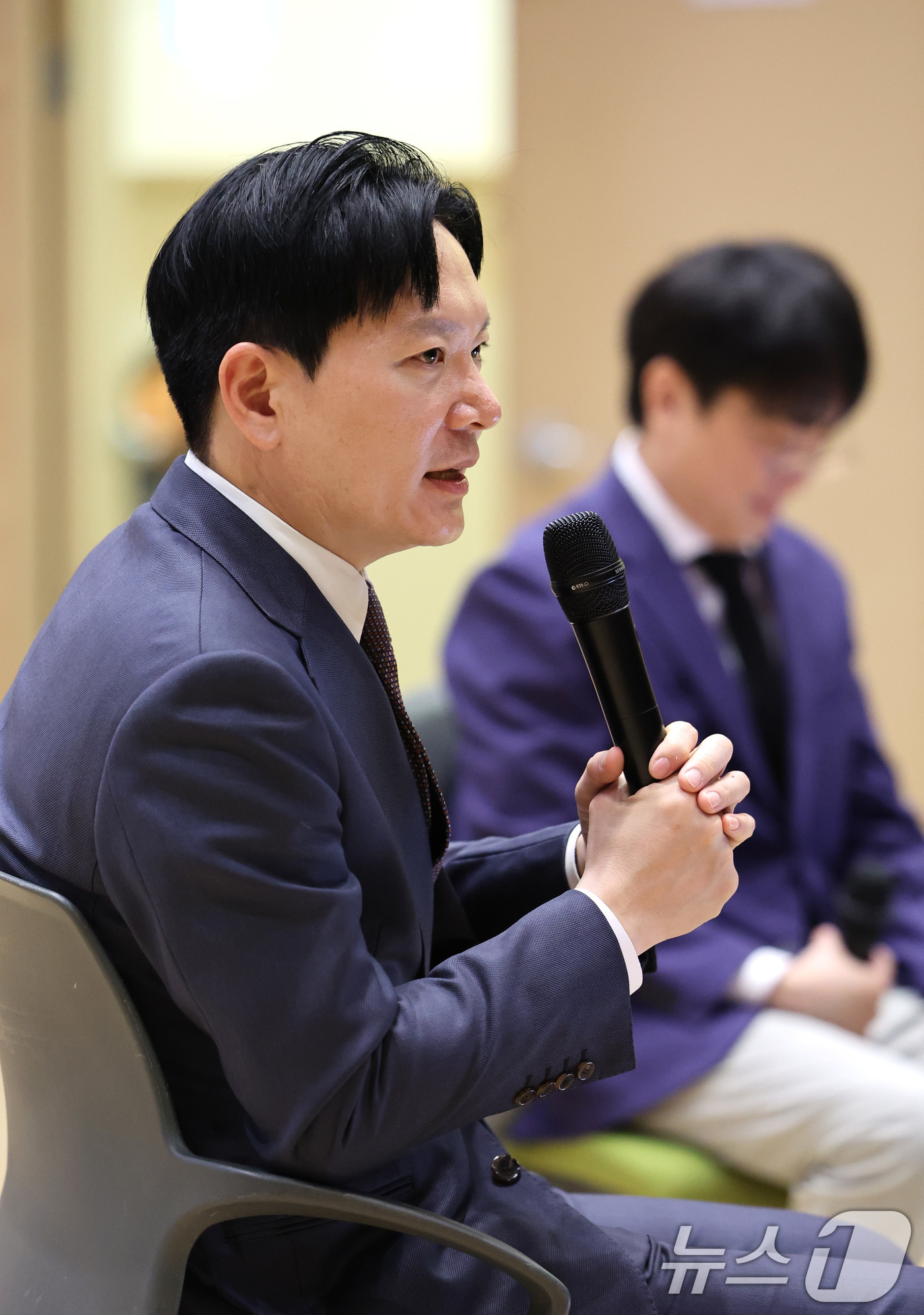 (서울=뉴스1) 신웅수 기자 = 박상용 인천지검 검사가 24일 서울 여의도 국회 의원회관에서 열린 공소취소 찬반 토론회에서 발언하고 있다. 2026.5.24/뉴스1