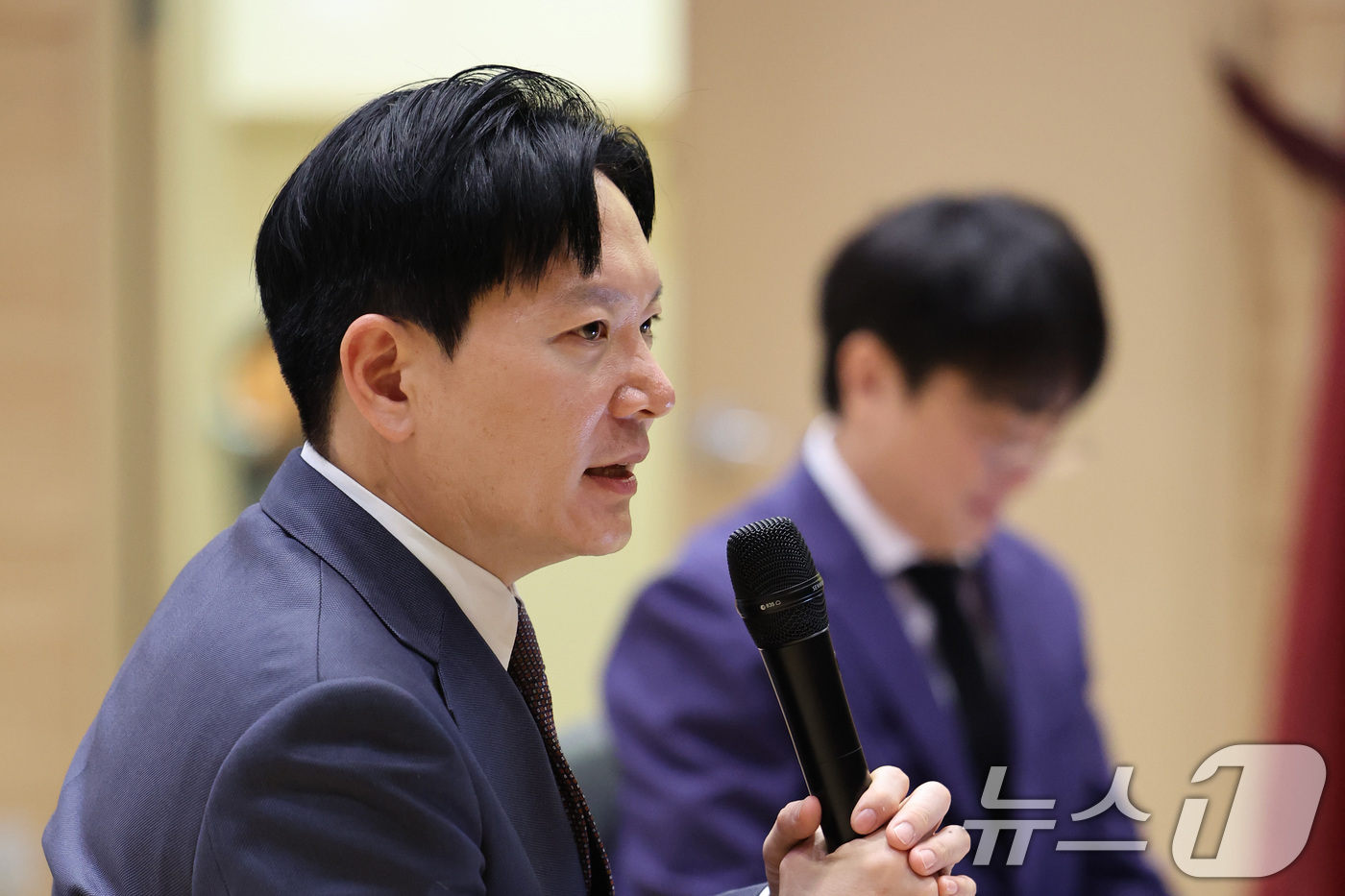 (서울=뉴스1) 신웅수 기자 = 박상용 인천지검 검사가 24일 서울 여의도 국회 의원회관에서 열린 공소취소 찬반 토론회에서 발언하고 있다. 2026.5.24/뉴스1