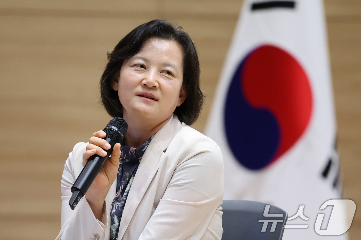 (서울=뉴스1) 신웅수 기자 = 정유미 검사장이 24일 서울 여의도 국회 의원회관에서 열린 공소취소 찬반 토론회에서 발언하고 있다. 2026.5.24/뉴스1