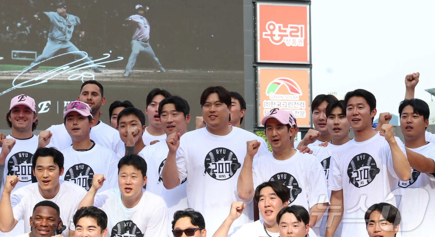 (대전=뉴스1) 김기남 기자 = 한화이글스 류현진이 24일 대전 한화생명볼파크에서 열린 2026 신한 SOL KBO리그 두산 베어스와의 경기에서 승리하며 KBO·MLB 통산 200 …