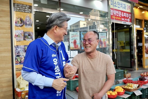 '유성구청장 표심 경쟁' 정용래는 동네공약, 조원휘는 새벽시장