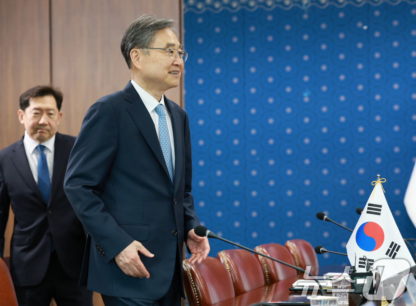 (서울=뉴스1) 임세영 기자 = 조현 외교부 장관이 25일 서울 종로구 외교부 청사에서 열린 한-크로아티아 외교장관 회담에서 자리로 이동하고 있다. 2026.5.25/뉴스1
