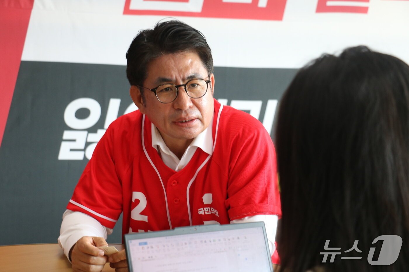 본문 이미지 - 인천 연수갑 국회의원 보궐선거에 출마한 국민의힘 박종진 후보가 지난 14일 진행된 뉴스1과의 인터뷰에서 질문에 답을 하고 있다.2026.5.25/뉴스1