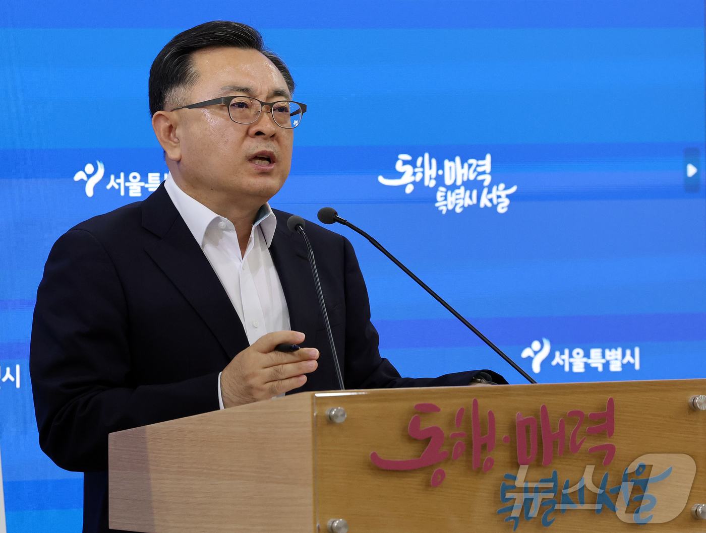 (서울=뉴스1) 김진환 기자 = 김성보 서울시장 직무대행이 25일 서울 중구 서울시청에서 GTX-A 철근 누락과 관련해 취재진 질문에 답변하고 있다. 2026.5.25/뉴스1