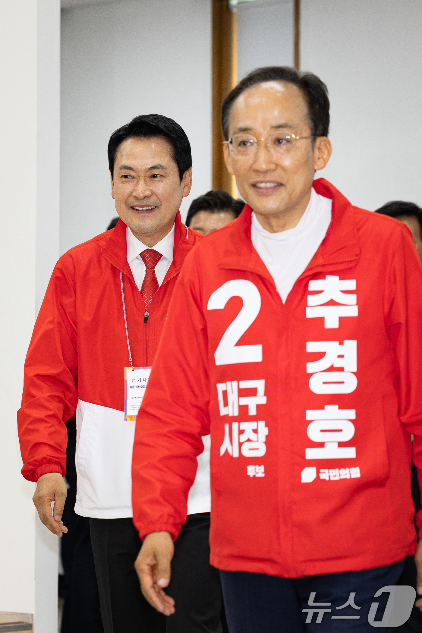 (대구=뉴스1) 유승관 기자 = 장동혁 국민의힘 대표와 추경호 대구시장 후보가 25일 대구 수성구 국민의힘 대구시당에서 열린 대구·경북 공동 비전선포식에 참석하고 있다. 2026. …