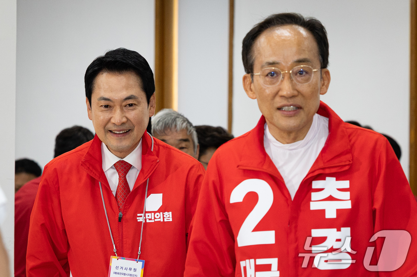 (대구=뉴스1) 유승관 기자 = 장동혁 국민의힘 대표와 추경호 대구시장 후보가 25일 대구 수성구 국민의힘 대구시당에서 열린 대구·경북 공동 비전선포식에 참석하고 있다. 2026. …