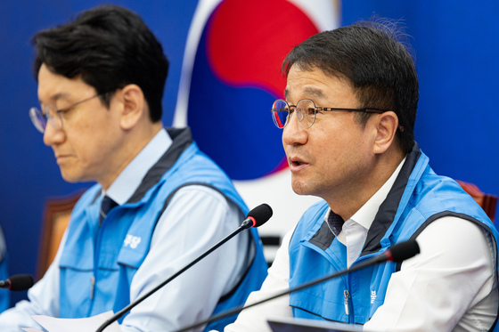 발언하는 한병도 원내대표
