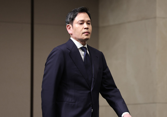 회견장 들어서는 정용진 회장