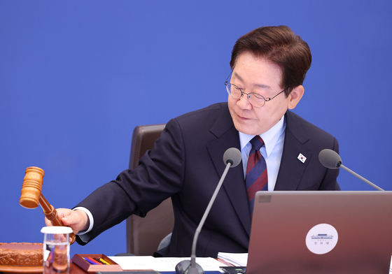 의사봉 두드리는 이재명 대통령