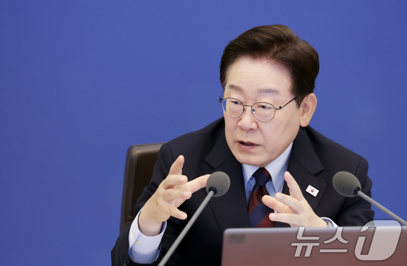 (서울=뉴스1) 허경 기자 = 이재명 대통령이 26일 청와대에서 열린 제23회 국무회의 겸 제10차 비상경제점검회의에서 발언을 하고 있다. 2026.5.26/뉴스1