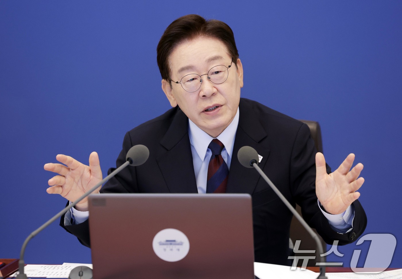 (서울=뉴스1) 허경 기자 = 이재명 대통령이 26일 청와대에서 열린 제23회 국무회의 겸 제10차 비상경제점검회의에서 발언을 하고 있다. 2026.5.26/뉴스1