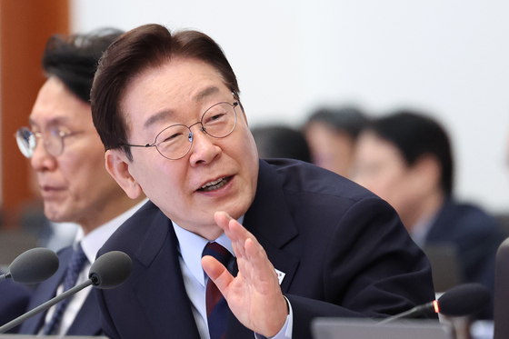 李대통령 "학교 밖 청소년도 똑같이 존중 받아야…따뜻한 박수를"
