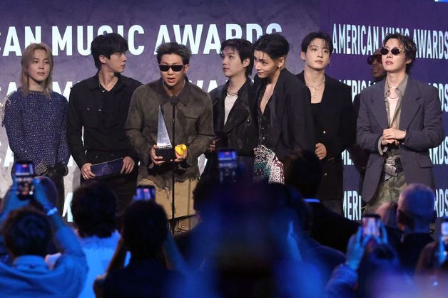 BTS '스윔', AMA '송 오브 더 서머' 수상