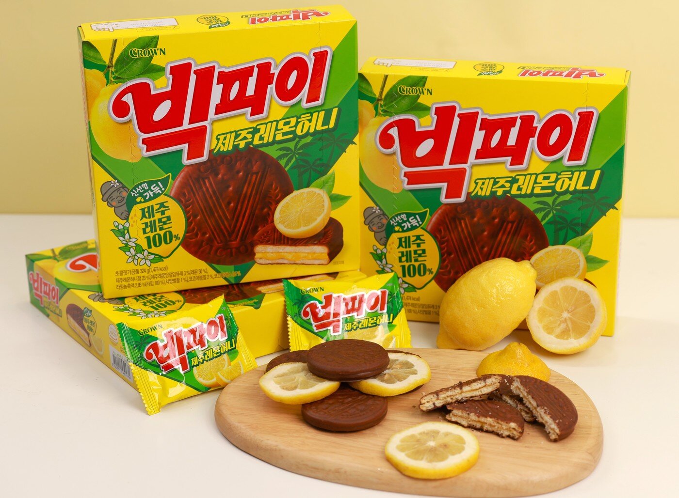 본문 이미지 - 빅파이 제주레몬허니 제품 사진.(크라운제과 제공)