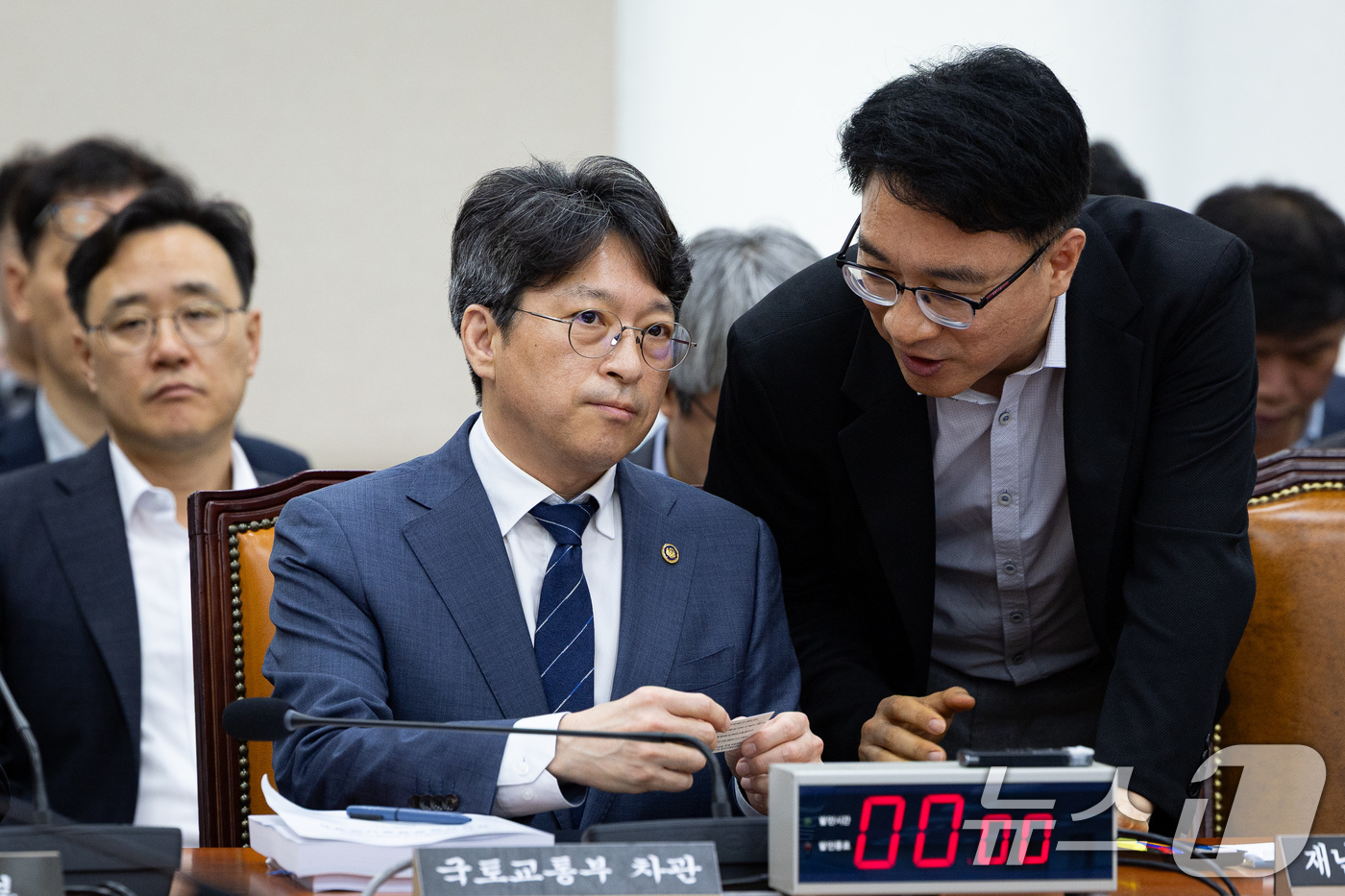 (서울=뉴스1) 유승관 기자 = 홍지선 국토교통부 2차관이 26일 서울 여의도 국회에서 열린 제435회 국회(임시회) 행정안전위원회 제2차 전체회의 서울시 감사의정원 논란 및 GT …