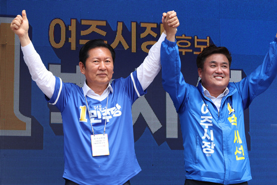 박시선 후보 지원 유세하는 정청ㄹ ㅐ대표