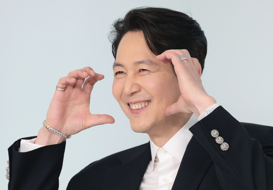 이정재, 익살스러운 볼 하트