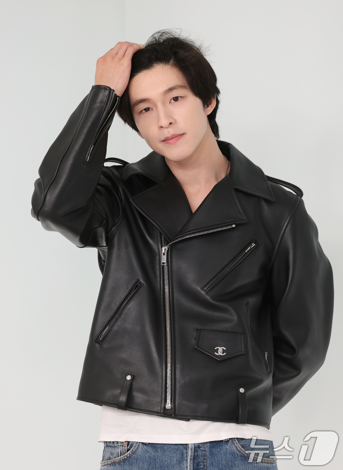 (서울=뉴스1) 권현진 기자 = 배우 홍경이 26일 서울 영등포구 퐁비두센터에서 열린 샤넬 '2026 공방 컬렉션 서울 쇼'에 참석해 포즈를 취하고 있다. 2026.5.26/뉴스1 …
