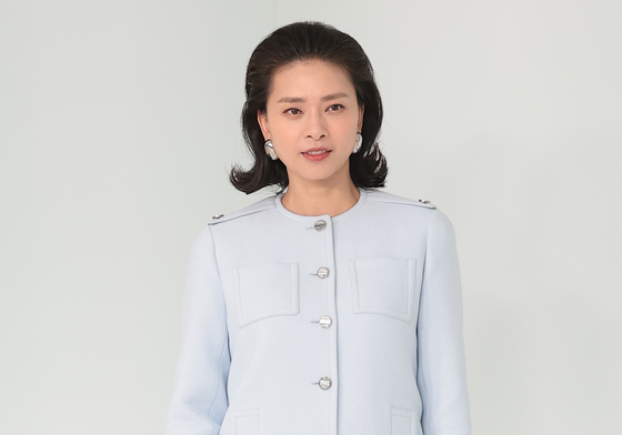 베로니카 은고, 단아한 자태