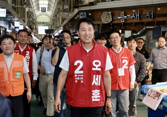 망원시장 찾은 오세훈 후보