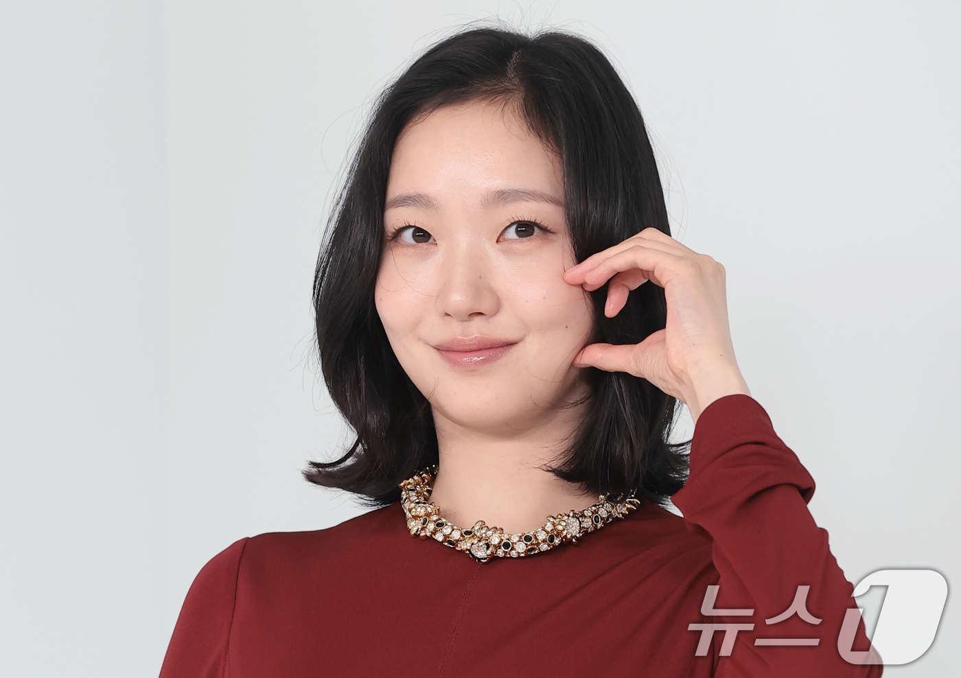 (서울=뉴스1) 권현진 기자 = 배우 김고은이 26일 서울 영등포구 퐁비두센터에서 열린 샤넬 '2026 공방 컬렉션 서울 쇼'에 참석해 포즈를 취하고 있다. 2026.5.26/뉴스 …