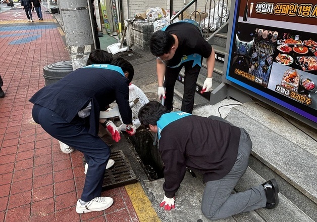구로구, 우기 대비 빗물받이 집중 정비·관리 추진