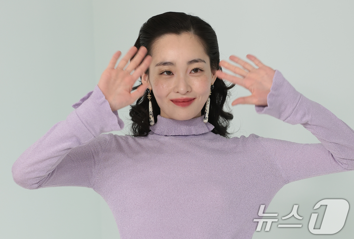 (서울=뉴스1) 권현진 기자 = 배우 김민하가 26일 서울 영등포구 퐁비두센터에서 열린 샤넬 '2026 공방 컬렉션 서울 쇼'에 참석해 포즈를 취하고 있다. 2026.5.26/뉴스 …