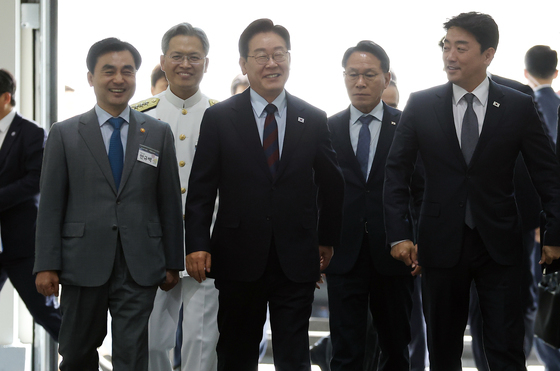 미래국방전략위원회 입장하는 이재명 대통령