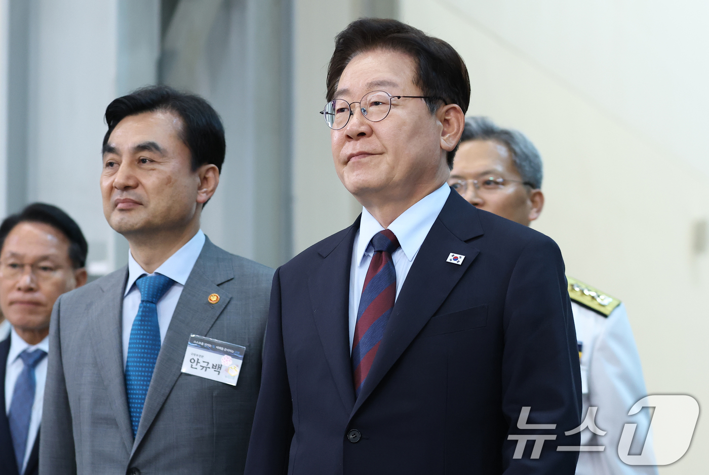 (창원=뉴스1) 이재명 기자 = 이재명 대통령이 26일 경남 창원시 진해구에서 열린 제1회 미래국방전략위원회에 입장하고 있다. (청와대통신사진기자단) 2026.5.26/뉴스1