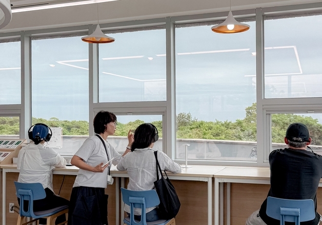 제주의 푸른 풍경과 소리를 담은 '사운드벙커 제주' 개관