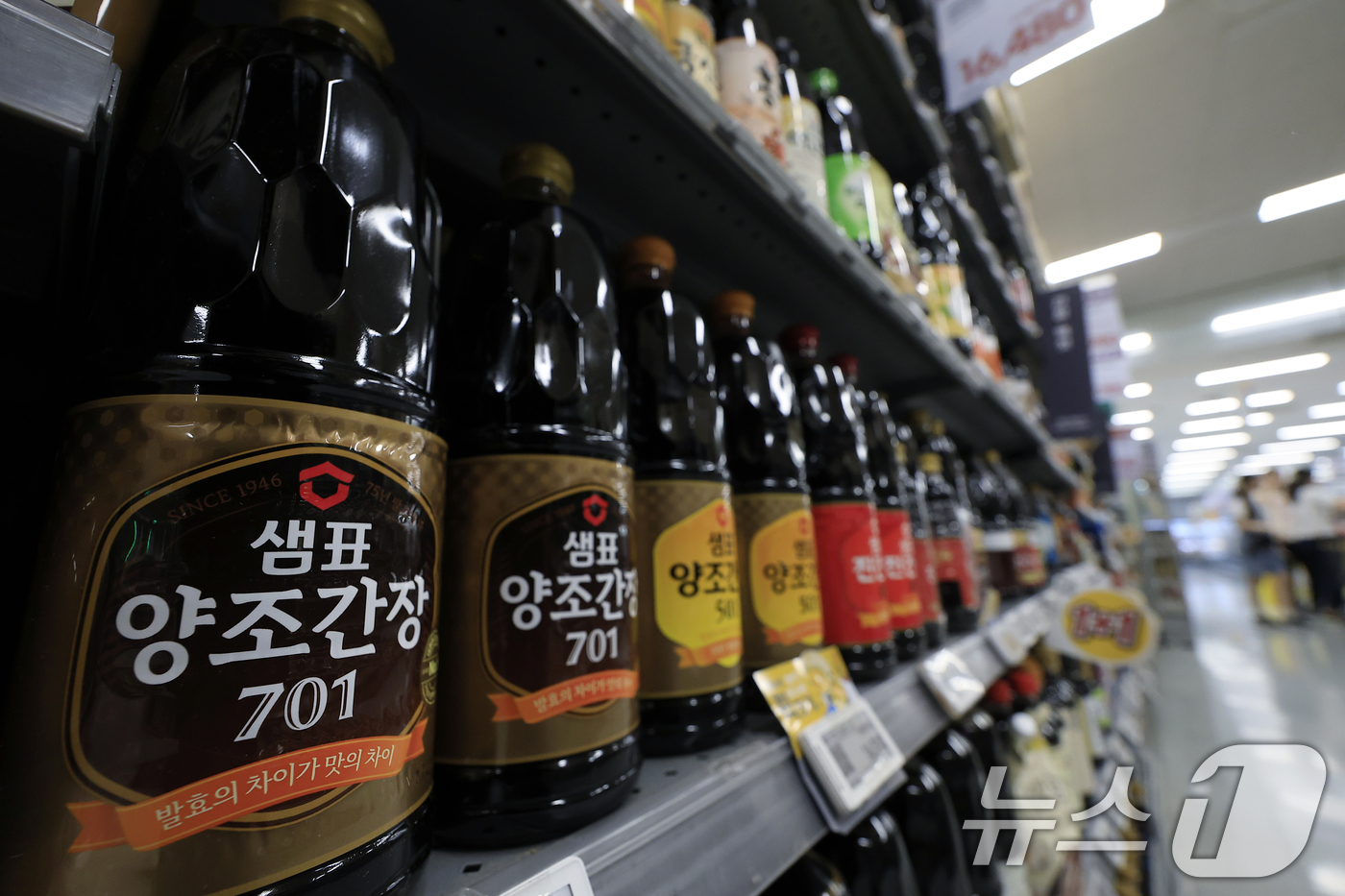 (서울=뉴스1) 박정호 기자 = 정부가 기후위기와 공급망 불안 등 물가 불안 요인에 대응하기 위해 물가 통계 분석에도 인공지능(AI)을 도입한다고 밝힌 26일 서울 시내의 한 대형 …