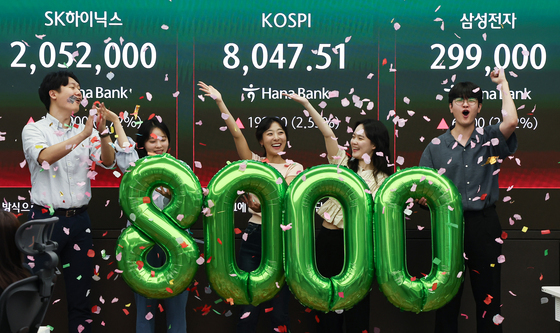 '200만닉스' 신기록 '팔천피' 안착…유가 급락에 환율 1504원[시황종합]