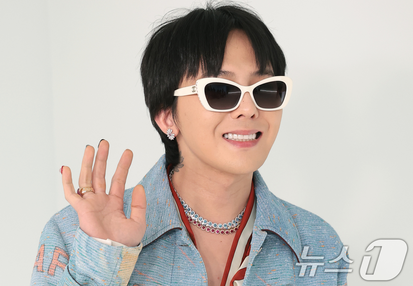 (서울=뉴스1) 권현진 기자 = 빅뱅 지드래곤이 26일 서울 영등포구 서울 퐁비두센터에서 열린 샤넬 2026 공방 컬렉션 서울 쇼에 참석해 포즈를 취하고 있다. 2026.5.26/ …