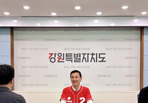 김진태 "우상호 70조 강릉 데이터센터? 우린 두 달 전 기공식 끝내"