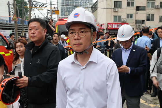 서소문 고가 붕괴 사고 현장 찾은 정원오 후보