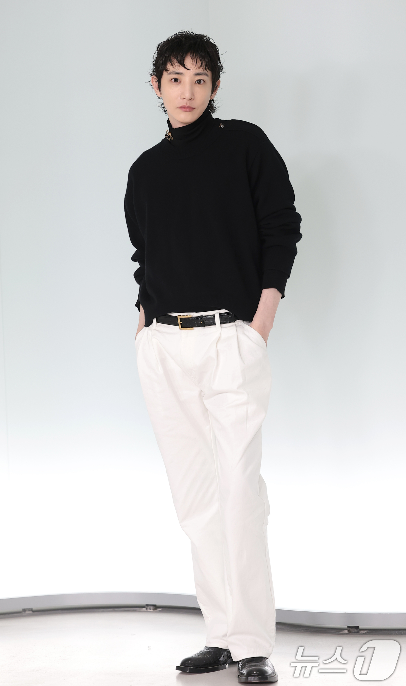 (서울=뉴스1) 권현진 기자 = 배우 이수혁이 26일 서울 영등포구 퐁비두센터에서 열린 샤넬 '2026 공방 컬렉션 서울 쇼'에 참석해 포즈를 취하고 있다. 2026.5.26/뉴스 …