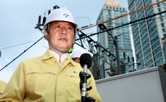 정청래 "국민께 죄송" 장동혁 "최대한 협조"…서소문 찾은 여야