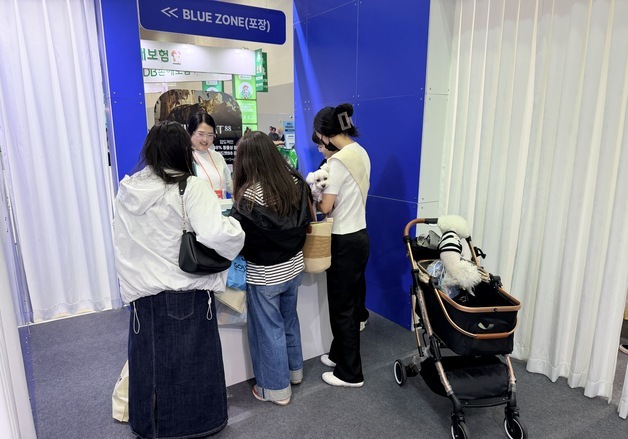 "사료 제조 과정 공개"…우리와, 메가주 일산서 '펫푸드 키친' 운영