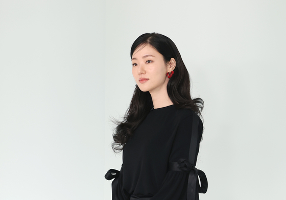 전여빈, 향기로운 미소