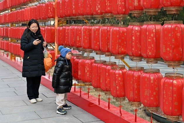 "中도 못 피한 인구 절벽"…65세 이상 노인, 15세 미만 아동 첫 추월